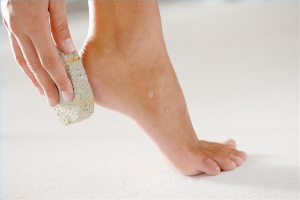 https://www.threadsbeautybar.com/wp-content/uploads/2015/07/Exfoliating-Feet.jpg